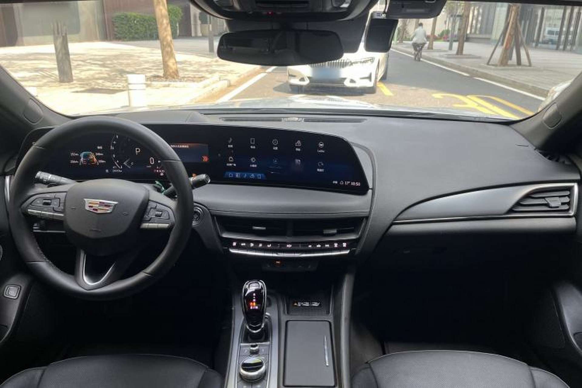 Used Cadillac CT5 2024 28T Luxury Pro Trim Interior 8