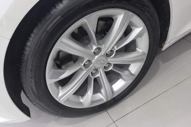 Used Cadillac CT5 2024 28T Luxury Pro Trim Left Front Wheel Hub