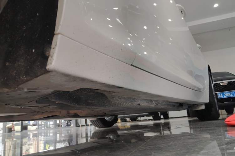 Used Cadillac CT5 2024 28T Luxury Pro Trim Left Side Sill