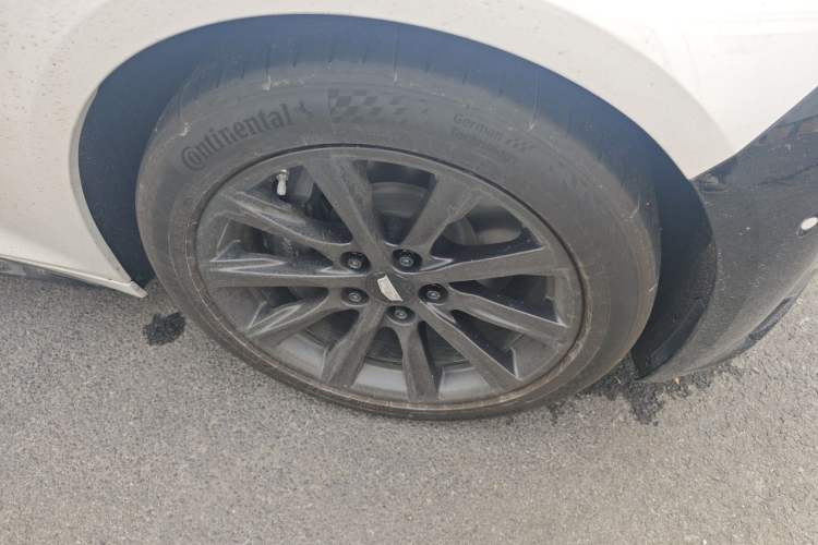 Used Cadillac CT5 2024 28T Prestige Edition Right Front Wheel Hub