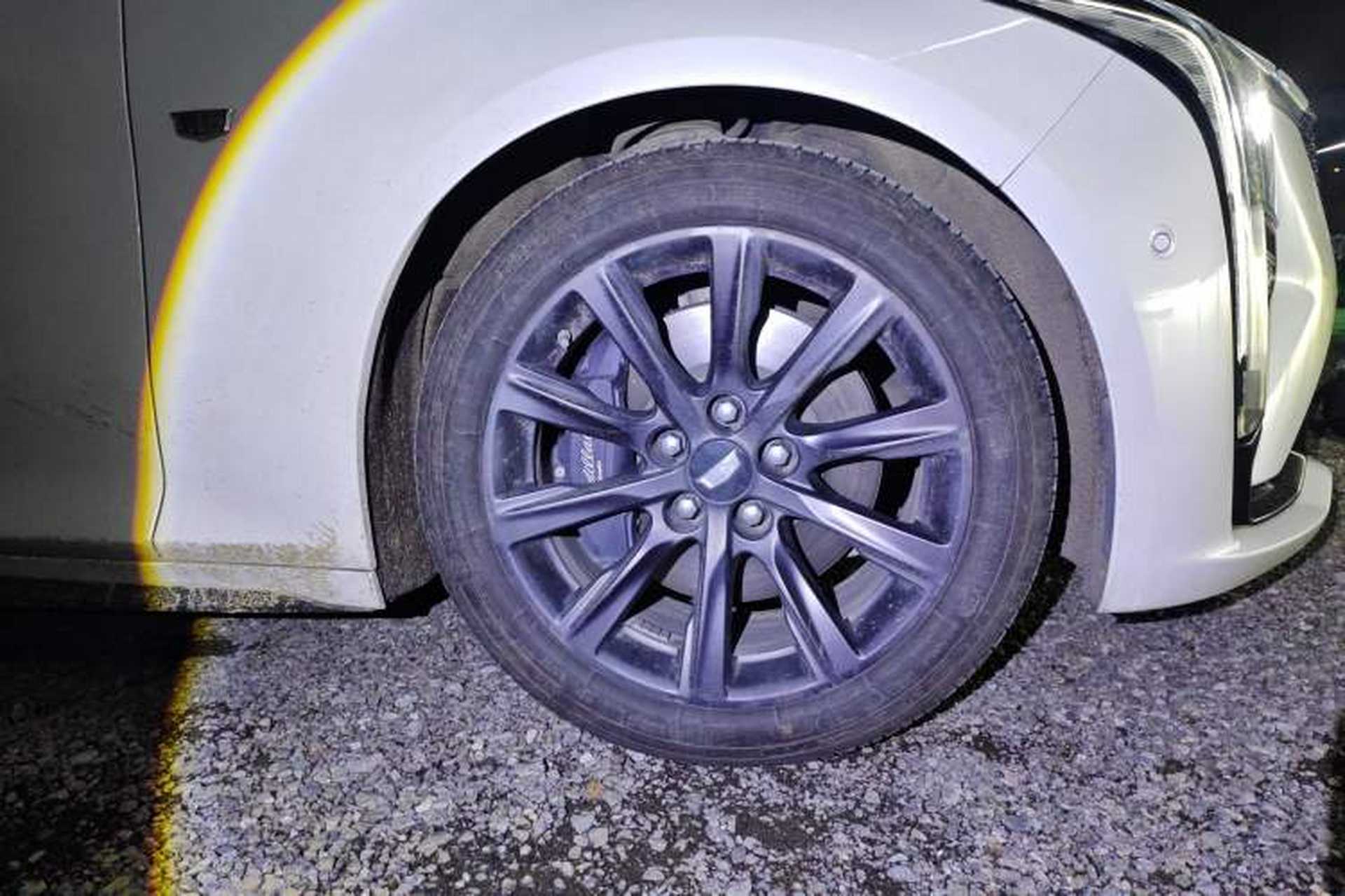 Used Cadillac CT5 2024 28T Prestige Edition Right Front Wheel Hub