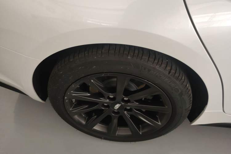 Used Cadillac CT5 2024 28T Prestige Edition Right Rear Wheel Hub