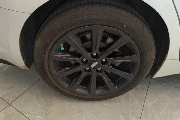 Used Cadillac CT5 2024 28T Prestige Edition Right Rear Wheel Hub