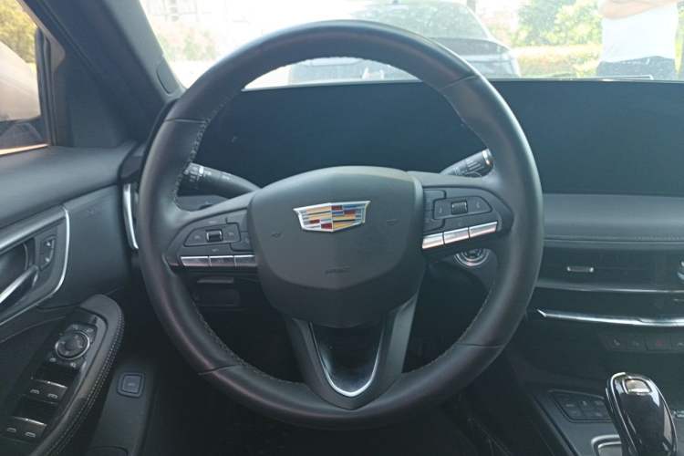 Used Cadillac CT5 2024 28T Luxury Pro Trim Steering Wheel