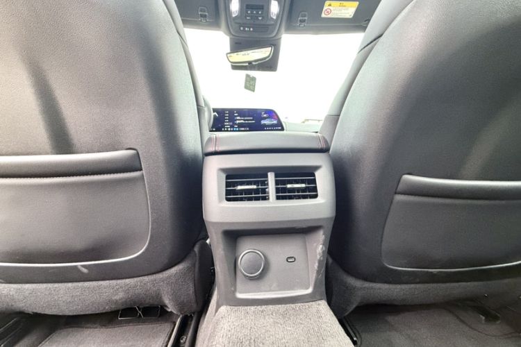 Used Cadillac CT5 2024 28T Platinum Edition Interior 5