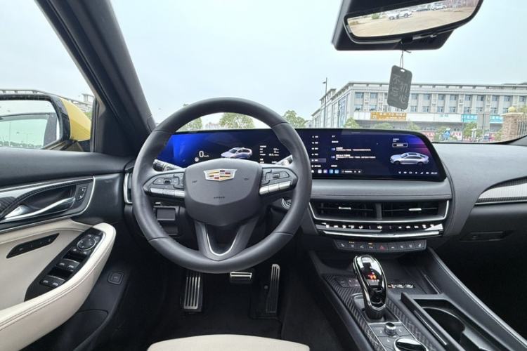 Used Cadillac CT5 2024 28T Platinum Edition Interior 8