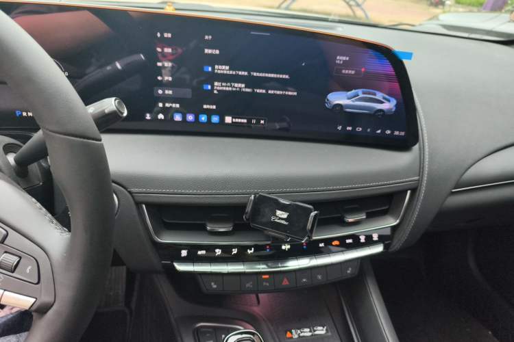Used Cadillac CT5 2025 28T Urban Sport Edition Audio And AC Panel