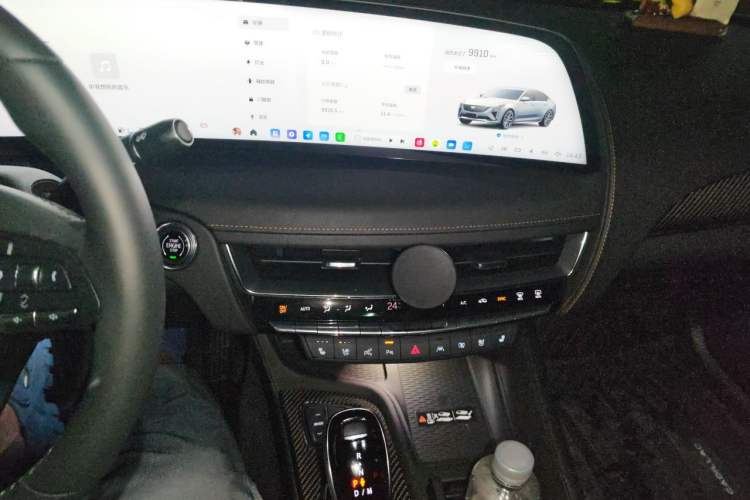 Used Cadillac CT5 2025 28T Track Performance Edition + Peak Track Optional Package Audio And AC Panel