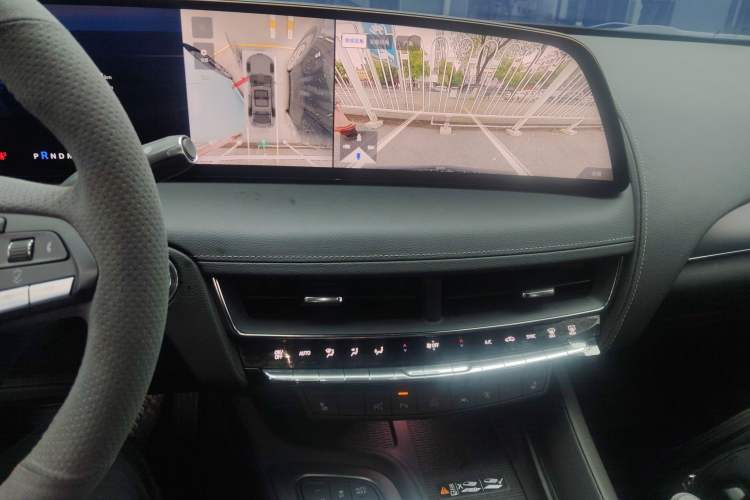Used Cadillac CT5 2025 28T Urban Sport Edition Audio And AC Panel