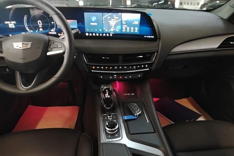Used Cadillac CT5 2025 28T Urban Sport Edition Audio And AC Panel