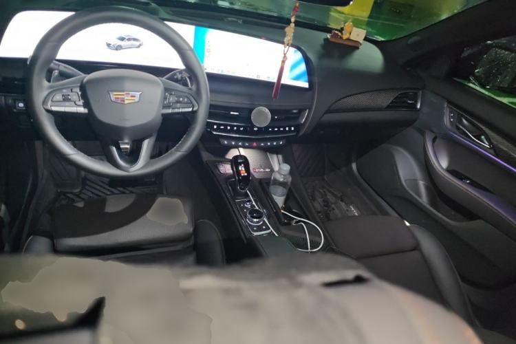 Used Cadillac CT5 2025 28T Track Performance Edition + Peak Track Optional Package Center Console