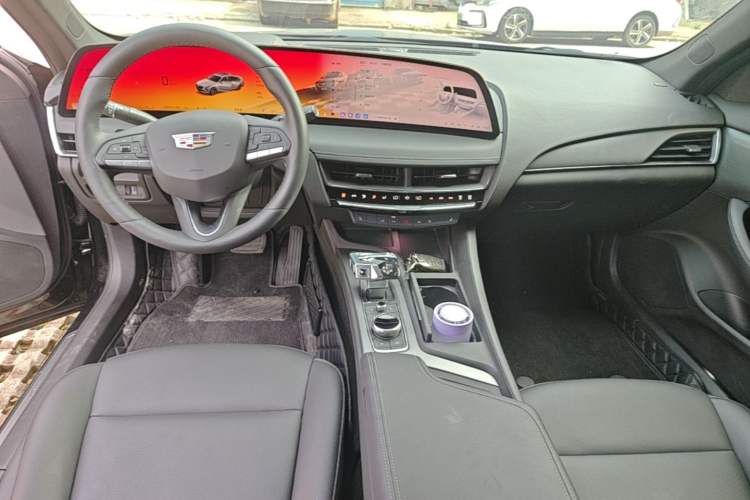 Used Cadillac CT5 2025 28T Urban Sport Edition Center Console
