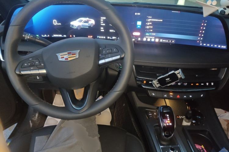 Used Cadillac CT5 2025 28T Urban Sport Edition Center Console