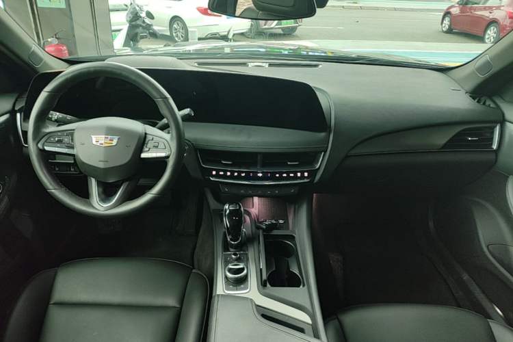 Used Cadillac CT5 2025 28T Urban Sport Edition Center Console
