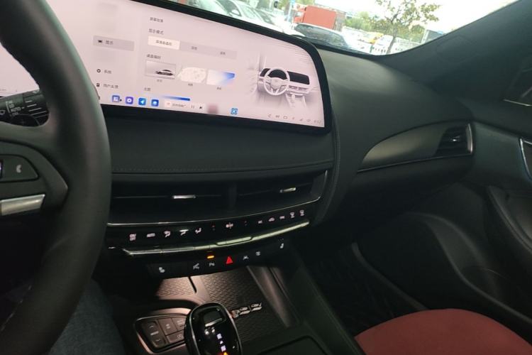 Used Cadillac CT5 2025 28T Urban Sport Edition Center Console