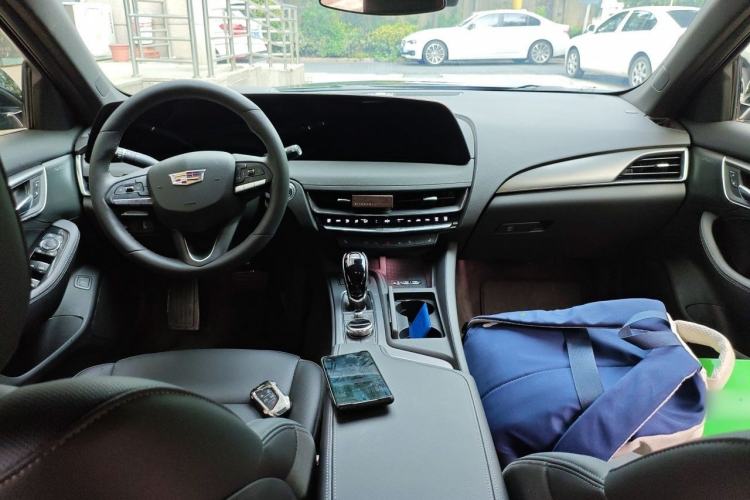 Used Cadillac CT5 2025 28T Urban Sport Edition Center Console