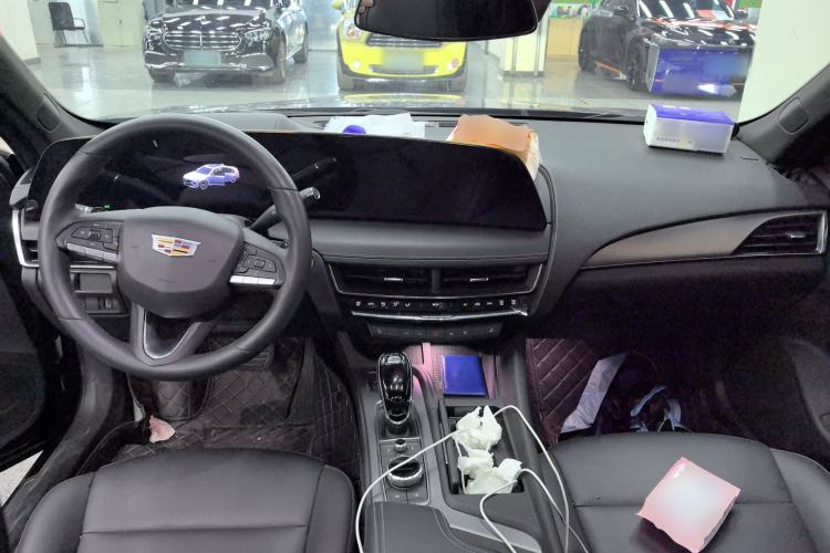 Used Cadillac CT5 2025 28T Urban Sport Edition Center Console