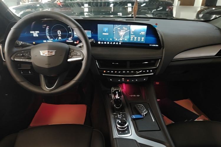 Used Cadillac CT5 2025 28T Urban Sport Edition Center Console