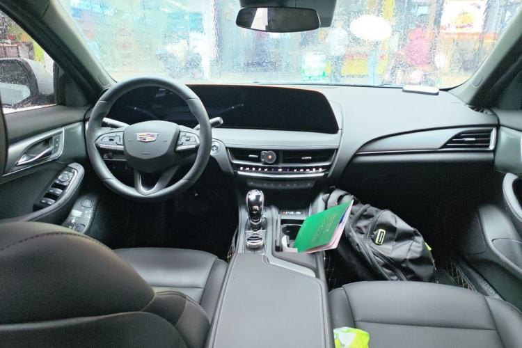 Used Cadillac CT5 2025 28T Urban Sport Edition Center Console