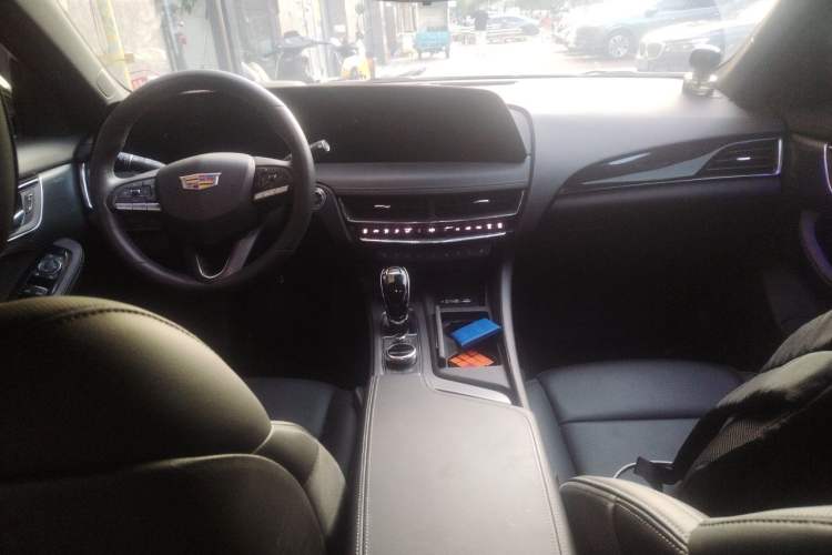 Used Cadillac CT5 2025 28T Track Performance Edition Center Console