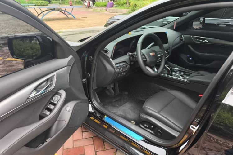 Used Cadillac CT5 2025 28T Urban Sport Edition Driver Seat