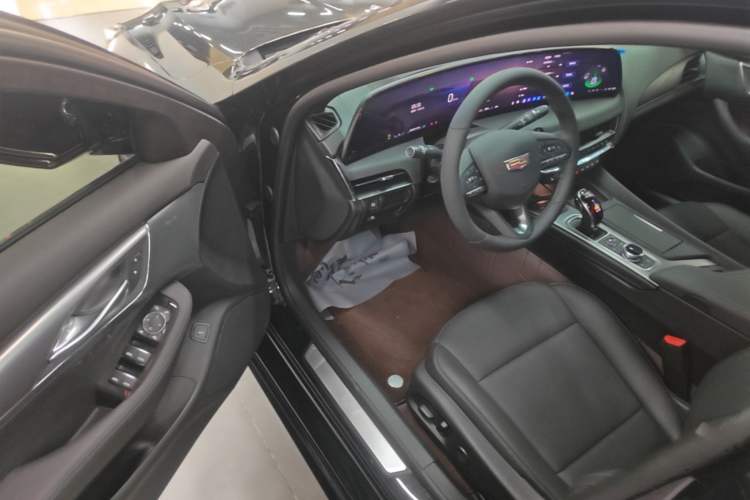 Used Cadillac CT5 2025 28T Track Performance Edition Driver Seat