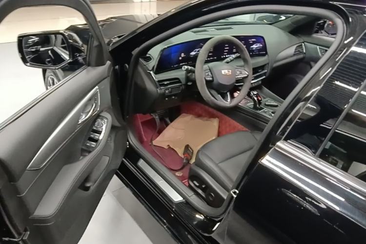 Used Cadillac CT5 2025 28T Urban Sport Edition Driver Seat