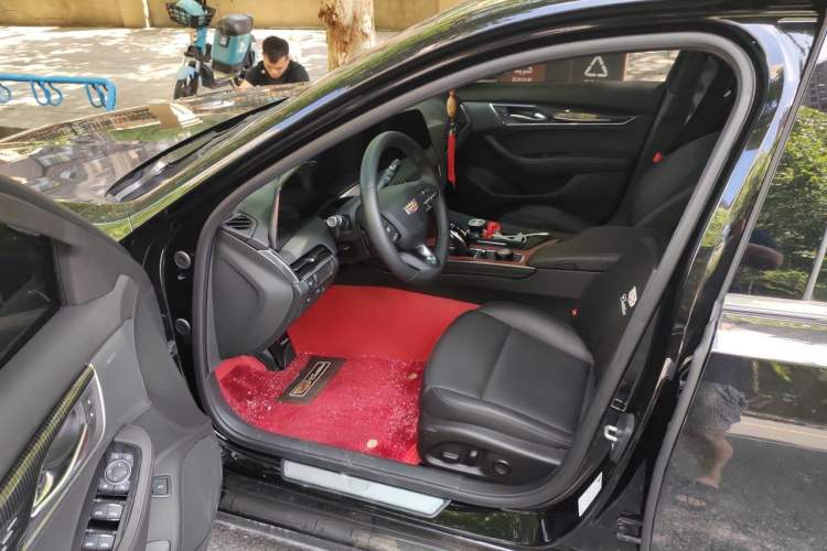 Used Cadillac CT5 2025 28T Urban Sport Edition Driver Seat