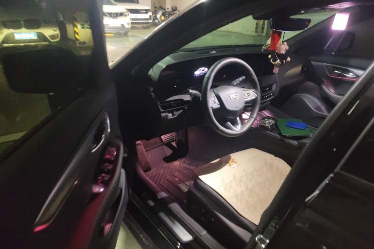 Used Cadillac CT5 2025 28T Track Performance Edition Driver Seat