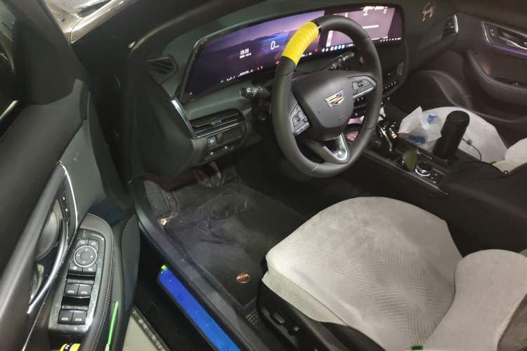 Used Cadillac CT5 2025 28T Urban Sport Edition Driver Seat