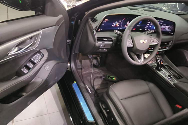 Used Cadillac CT5 2025 28T Urban Sport Edition Driver Seat