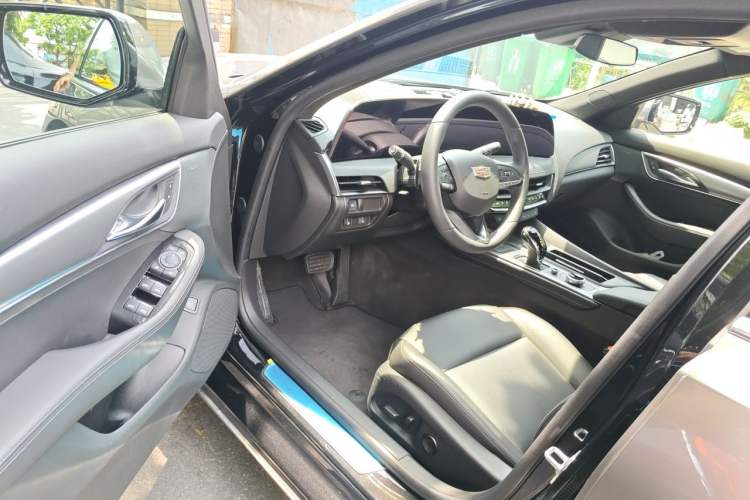 Used Cadillac CT5 2025 28T Urban Sport Edition Driver Seat