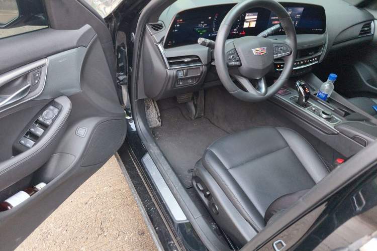 Used Cadillac CT5 2025 28T Urban Sport Edition Driver Seat