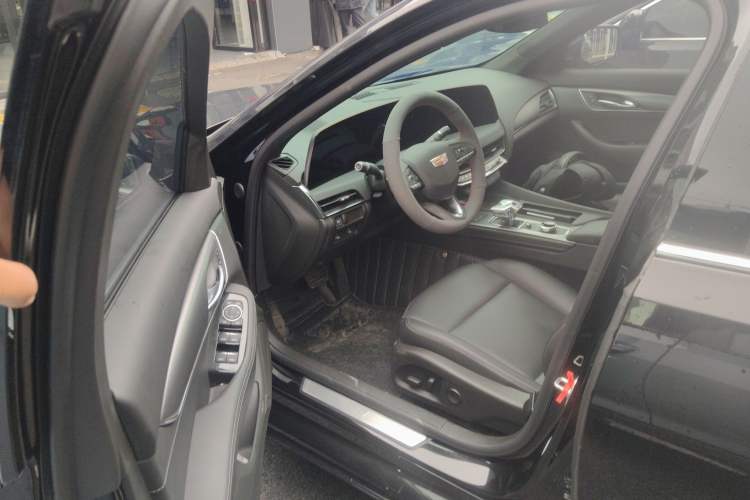 Used Cadillac CT5 2025 28T Urban Sport Edition Driver Seat