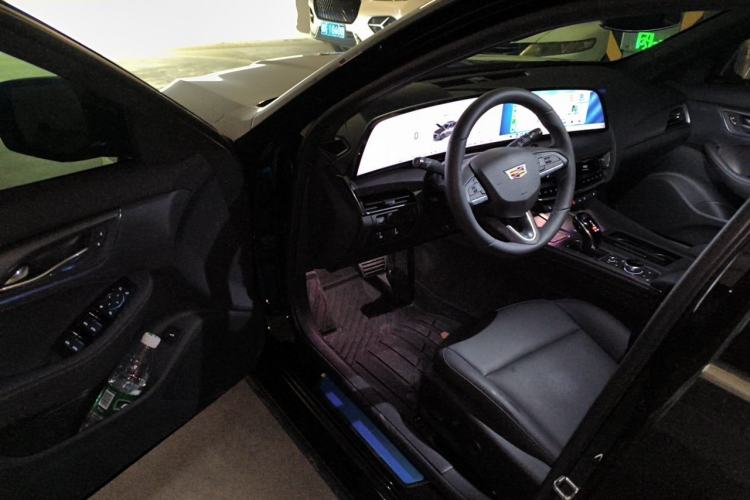 Used Cadillac CT5 2025 28T Urban Sport Edition Driver Seat