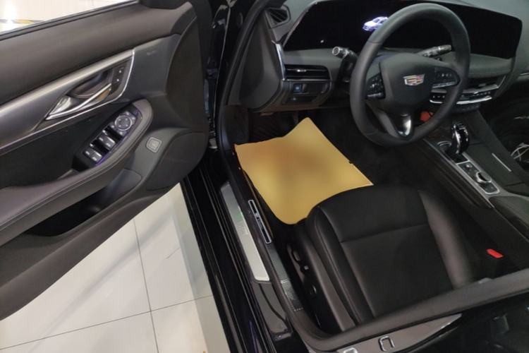 Used Cadillac CT5 2025 28T Track Performance Edition Driver Seat