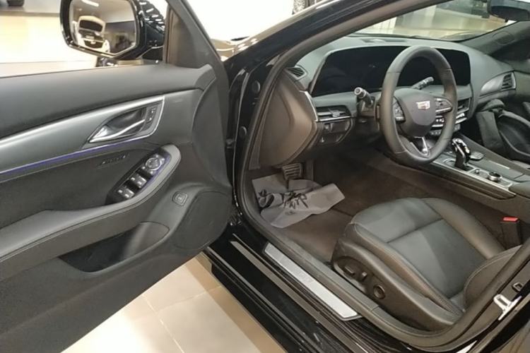 Used Cadillac CT5 2025 28T Track Performance Edition Driver Seat