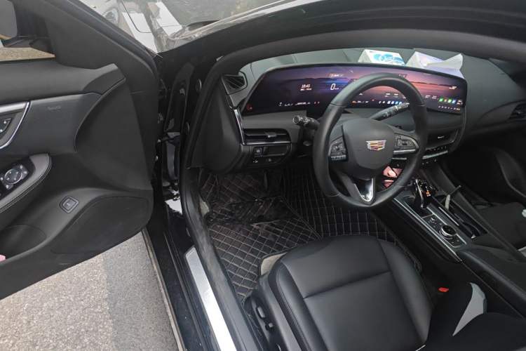 Used Cadillac CT5 2025 28T Urban Sport Edition Driver Seat