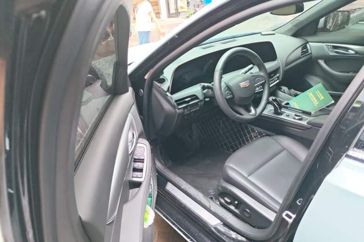 Used Cadillac CT5 2025 28T Urban Sport Edition Driver Seat