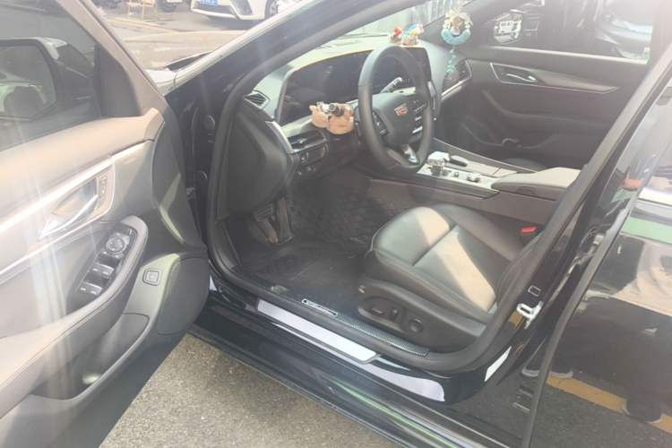 Used Cadillac CT5 2025 28T Urban Sport Edition Driver Seat