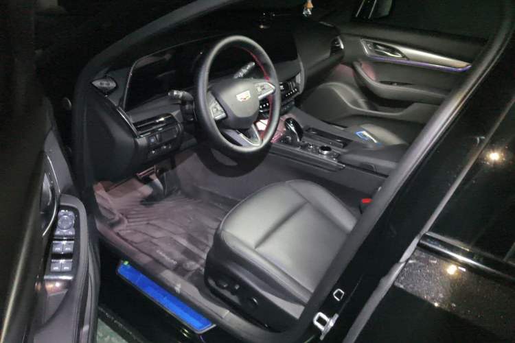 Used Cadillac CT5 2025 28T Urban Sport Edition Driver Seat