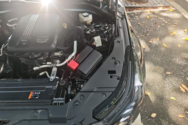 Used Cadillac CT5 2025 28T Urban Sport Edition Engine Bay Left