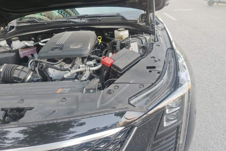 Used Cadillac CT5 2025 28T Urban Sport Edition Engine Bay Left