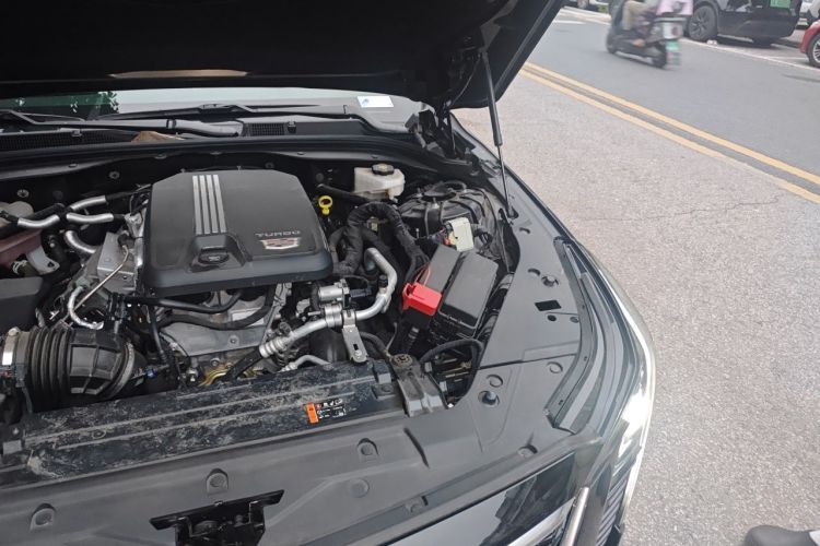 Used Cadillac CT5 2025 28T Urban Sport Edition Engine Bay Left