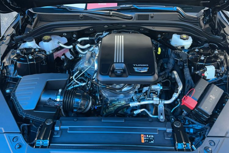 Used Cadillac CT5 2025 28T Urban Sport Edition Engine Bay