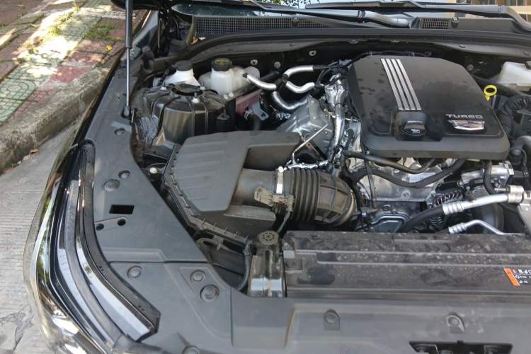 Used Cadillac CT5 2025 28T Urban Sport Edition Engine Bay Right