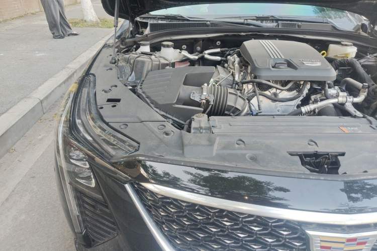 Used Cadillac CT5 2025 28T Urban Sport Edition Engine Bay Right