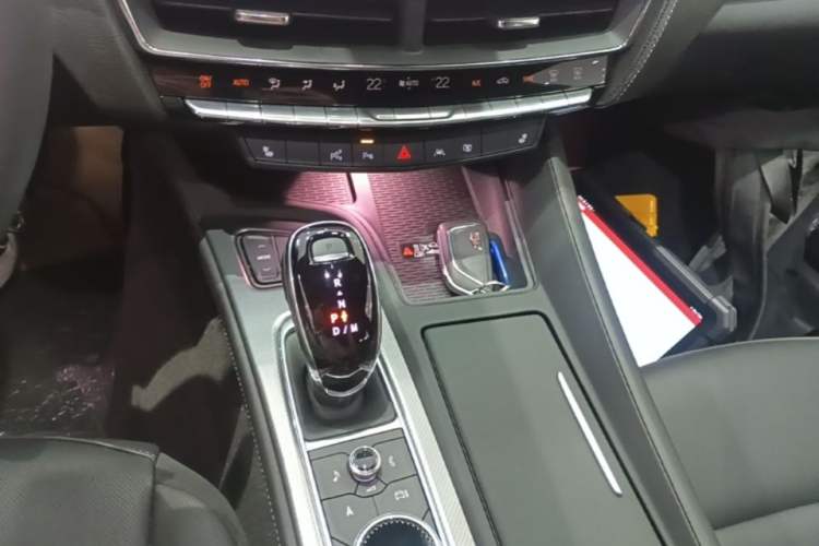 Used Cadillac CT5 2025 28T Urban Sport Edition Gear Lever