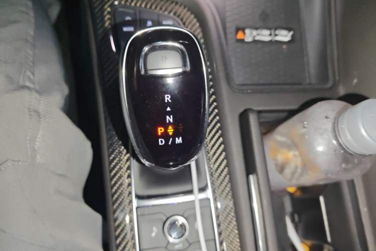 Used Cadillac CT5 2025 28T Track Performance Edition + Peak Track Optional Package Gear Lever