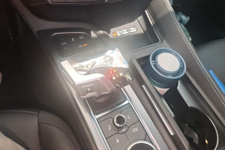 Used Cadillac CT5 2025 28T Urban Sport Edition Gear Lever